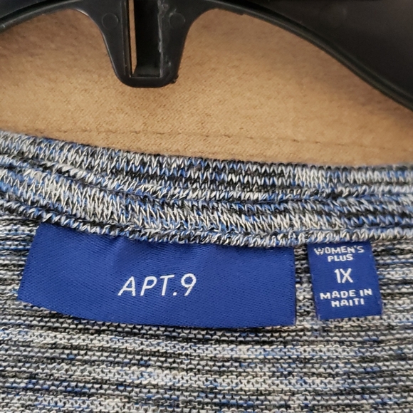 Apt. 9 sweater - Picture 4 of 4